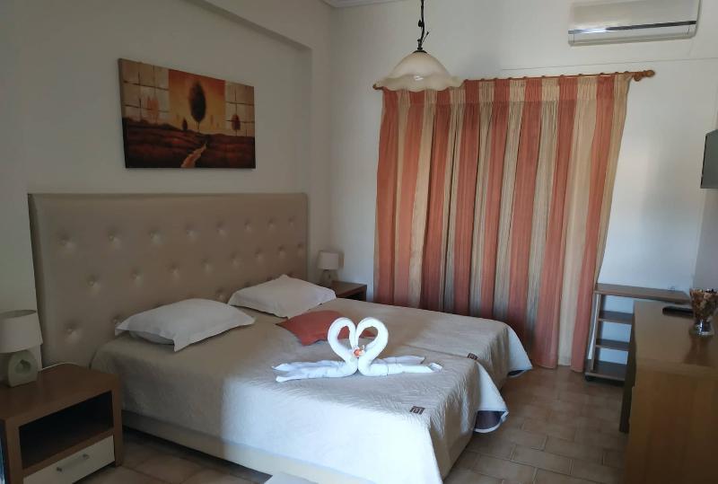 Eleni'S Garden & Castello Suites Alykanas  Exterior photo