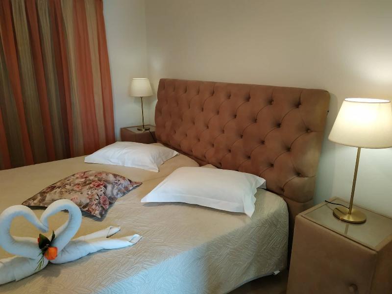 Eleni'S Garden & Castello Suites Alykanas  Exterior photo