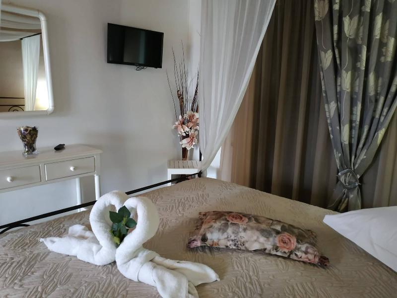 Eleni'S Garden & Castello Suites Alykanas  Exterior photo