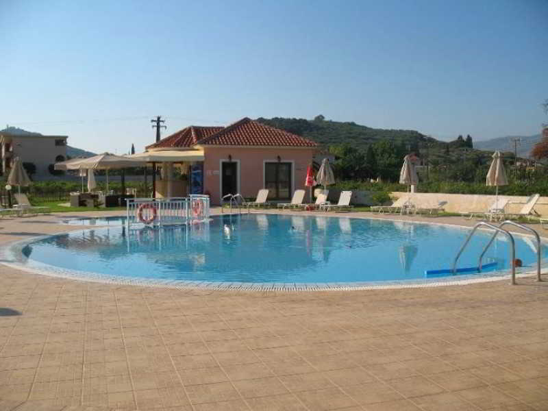 Eleni'S Garden & Castello Suites Alykanas  Exterior photo